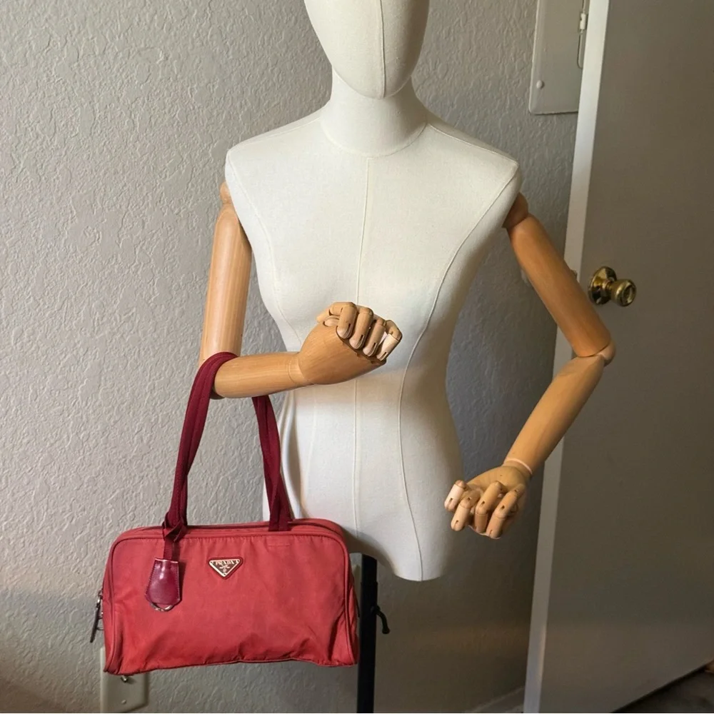 🔥PRADA VINTAGE TESSUTO  RED/ CORAL COLOR NYLON SHOULDER BAG 🔥 - Picture 16 of 16
